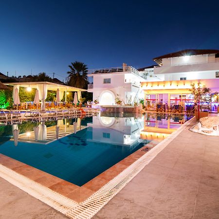 Tinas Plus Hotel ฟาลิรากี ภายนอก รูปภาพ